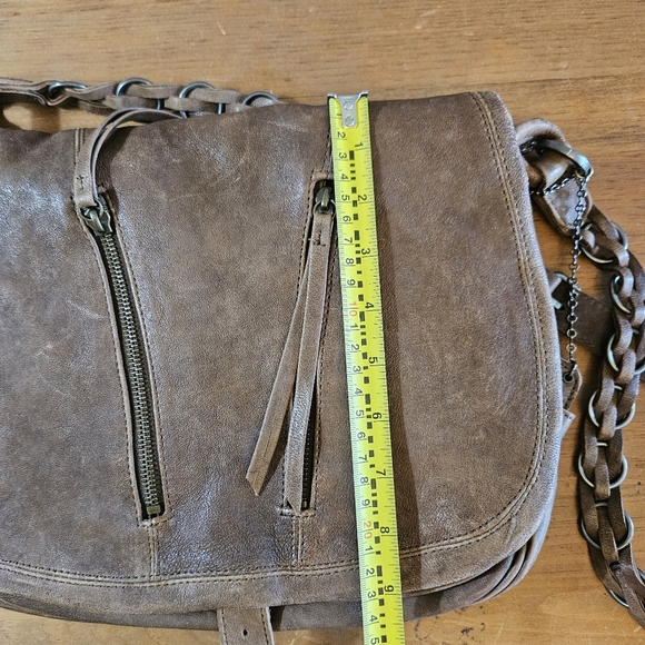 Pablo - Made in France - Brown Leather Messenger Style Crossbody Bag - Picture 15 of 16